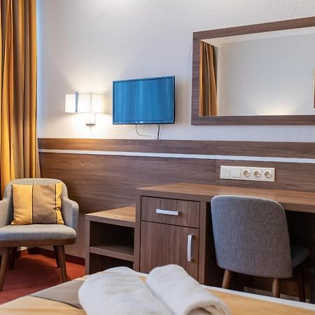 Hotel Árpád Tatabánya Buitenkant foto
